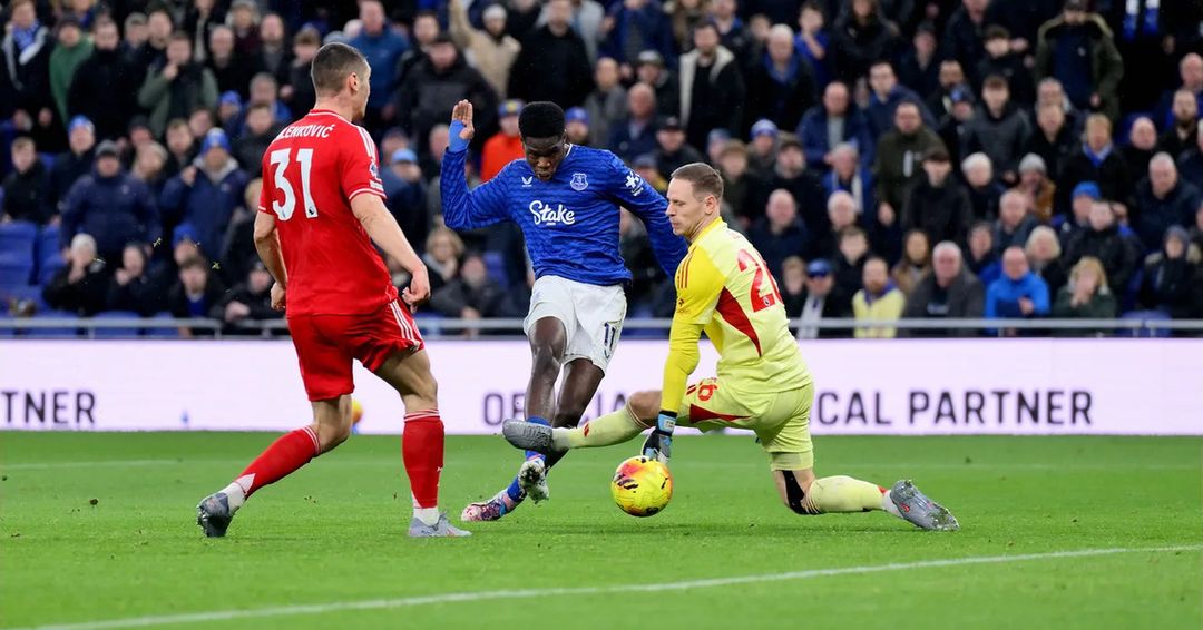 Live Blog: Everton 3-0 Nottingham Forest