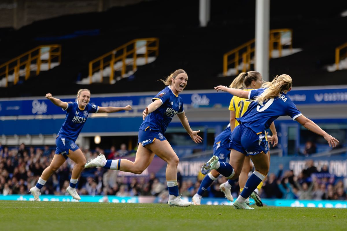 'EMOTIONAL' MACE REACTS TO BRACE & EVERTON WIN