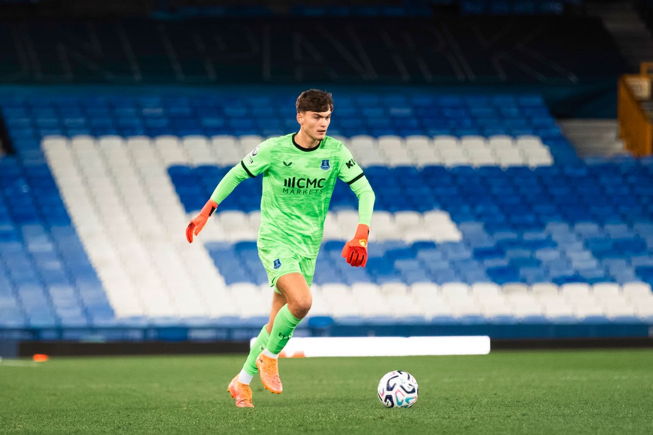 Under-21s Goalkeeper Pickford Makes Loan Switch