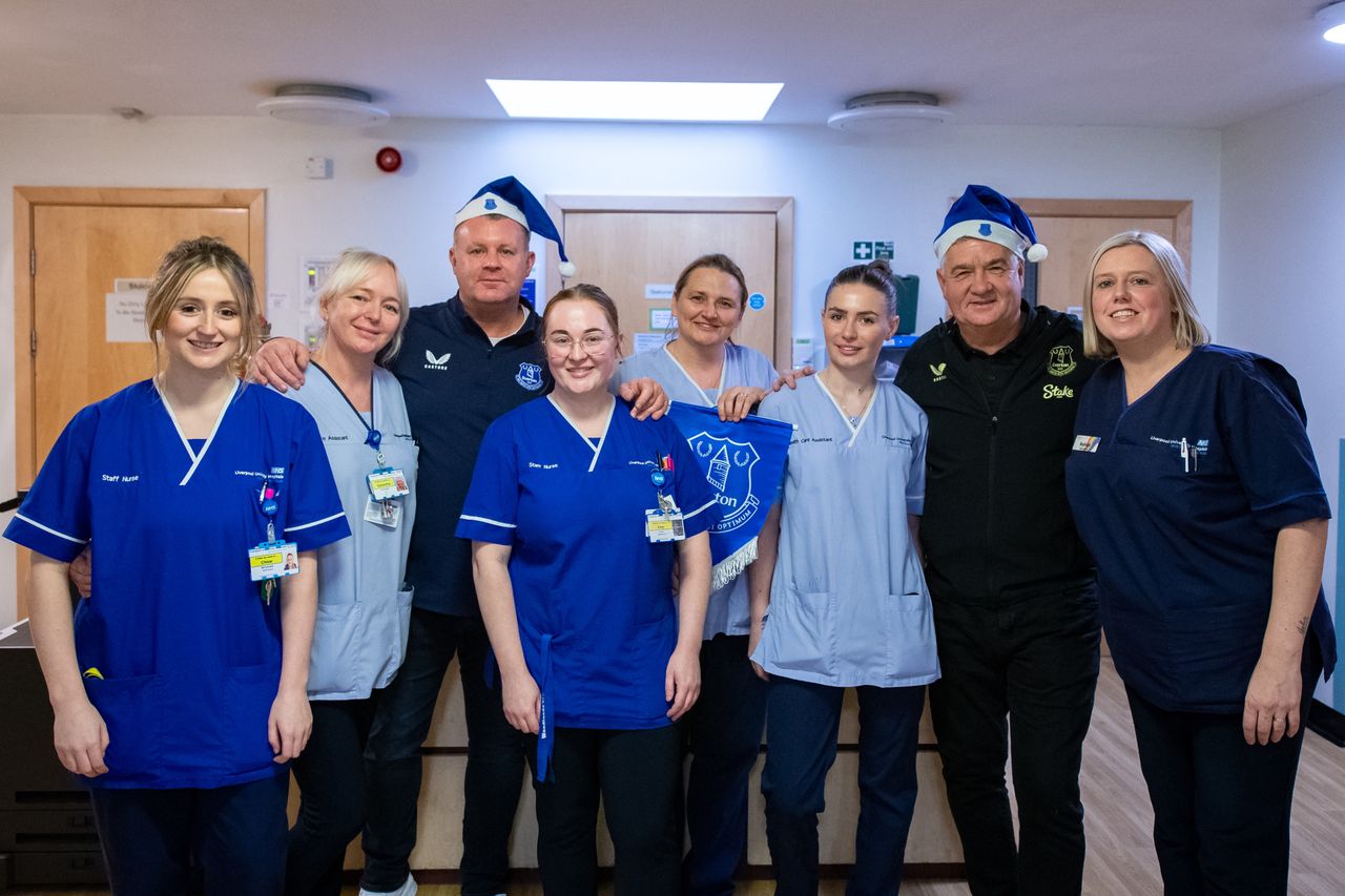 Ambassadors Pay Christmas Visit To Woodlands Hospice