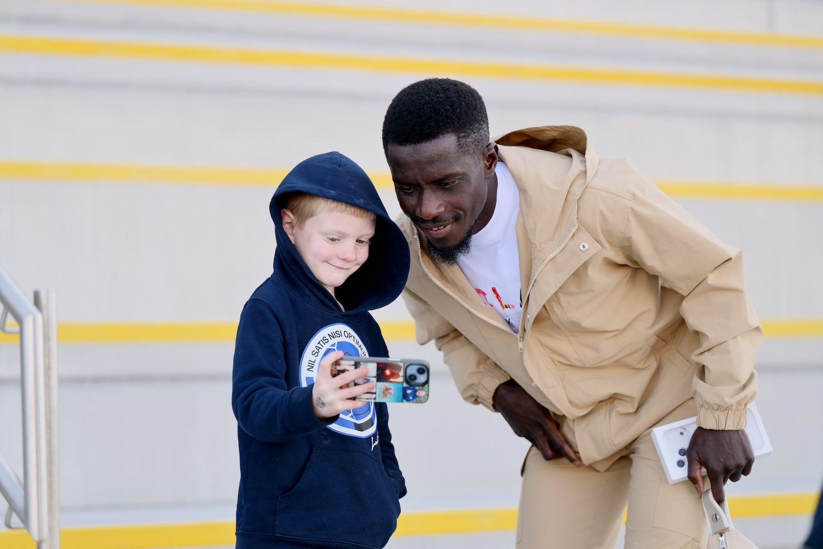 Gallery: Junior Fans Watch Team Train