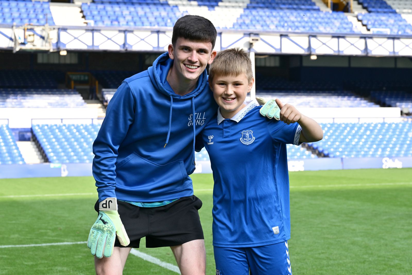 StillRyan In Spot-Kick Challenge With School Leavers