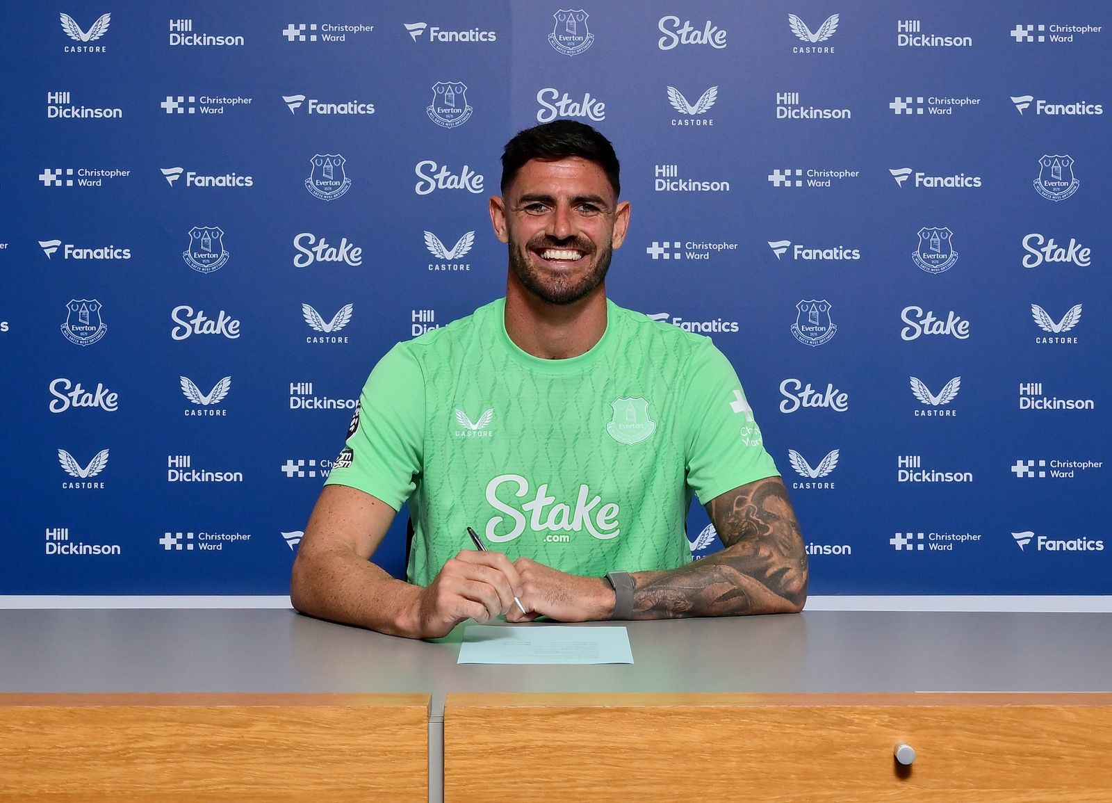 Everton Sign Keeper King