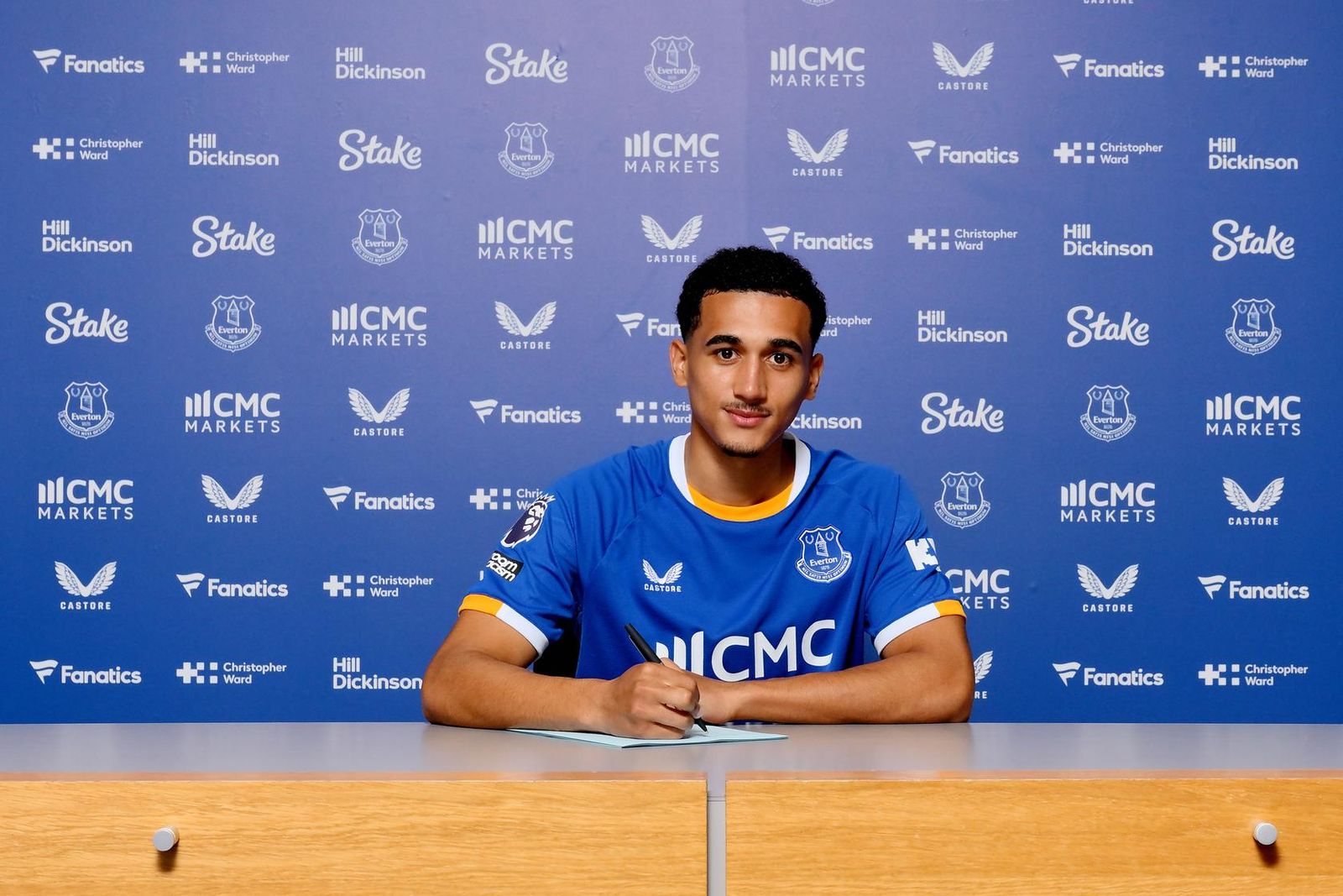 Young Full-Back Carrington Joins Everton Under-21s