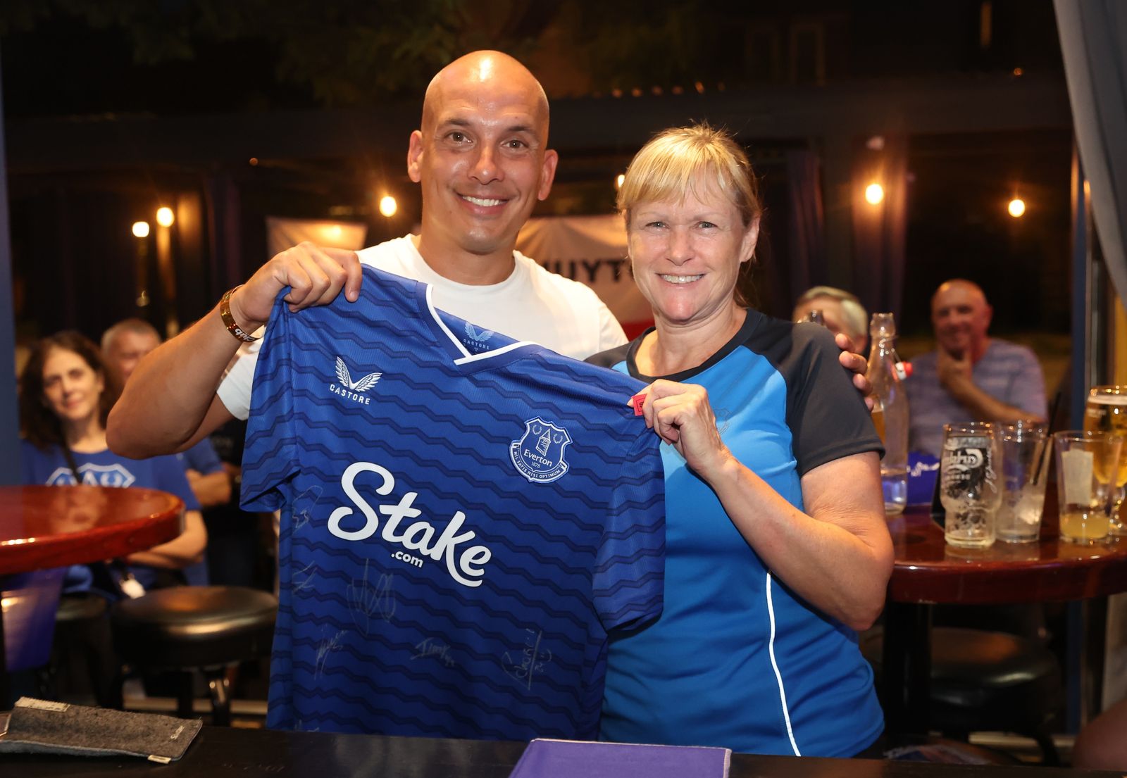 Chicago Evertonians' Welcome Event Celebrates Blues In The Windy City