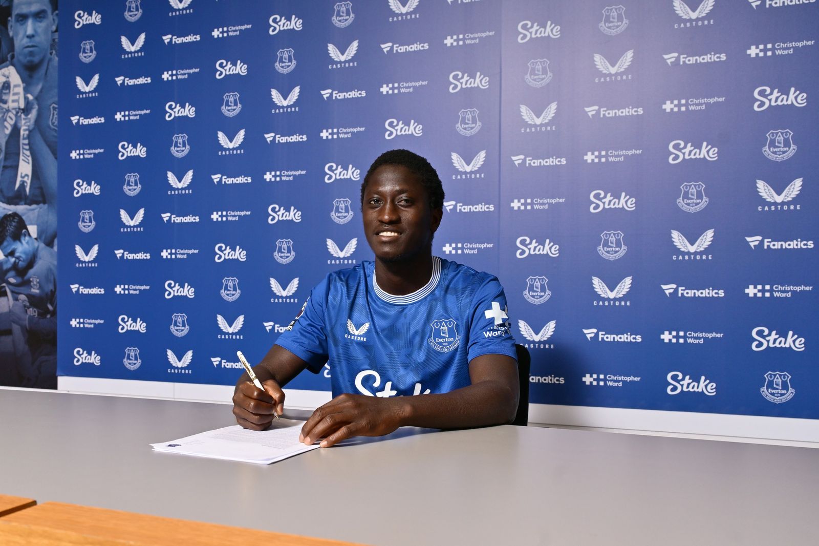 Everton Under-21s Sign Teenage Midfielder
