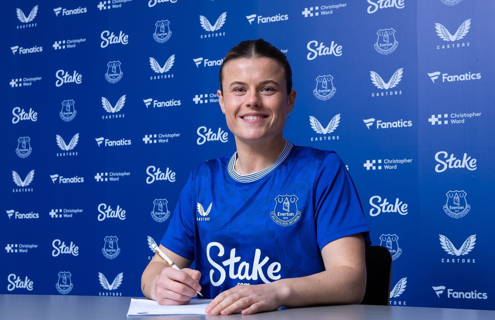 Ladd Signs For Everton