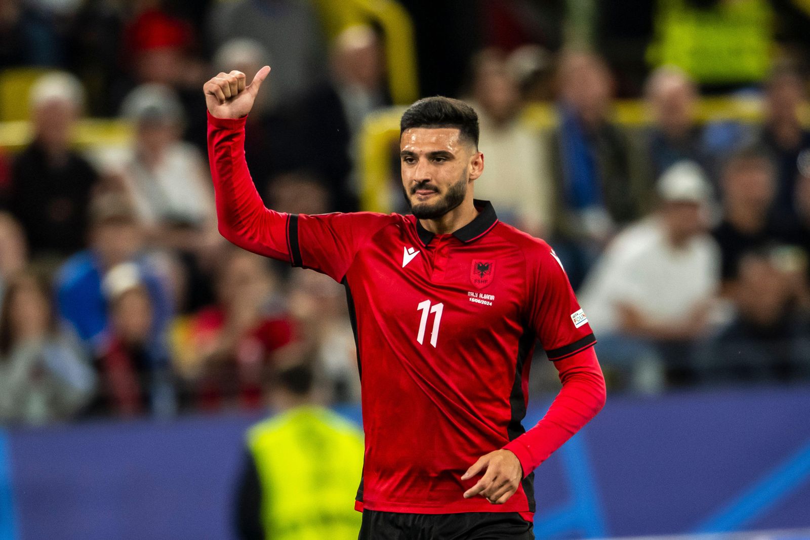 Everton Seal Late Deal For Broja