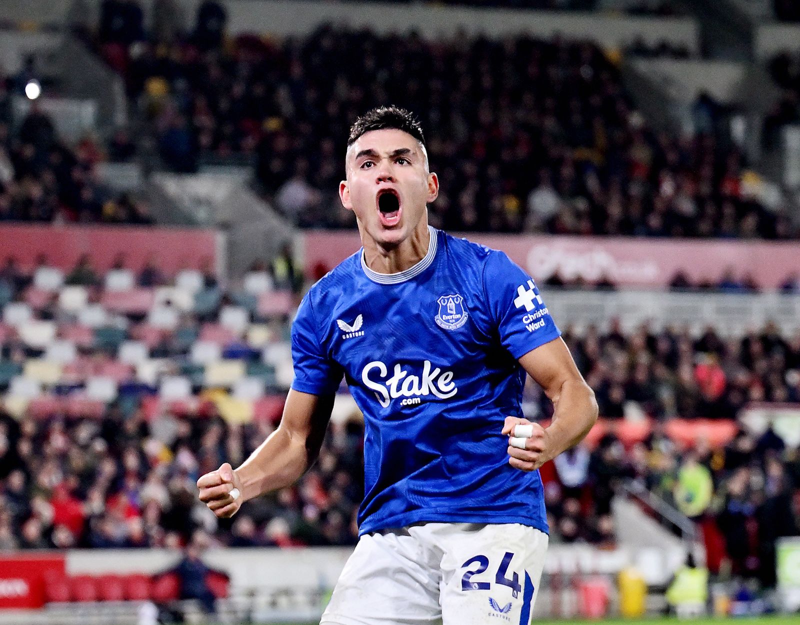 Everton Sign Alcaraz